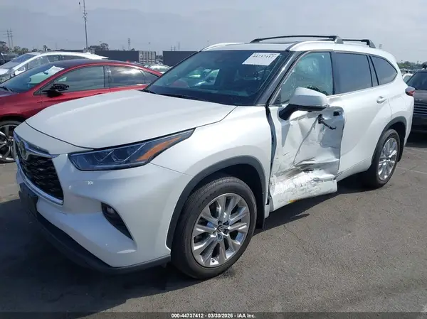 5TDKDRAH6RS540369 2024 TOYOTA HIGHLANDER - Image 2