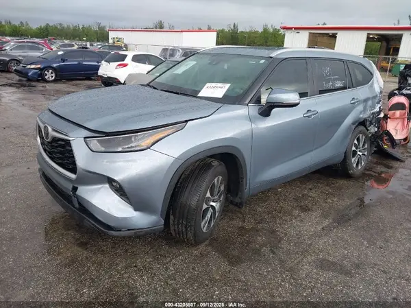 5TDKDRAH6RS543286 2024 TOYOTA HIGHLANDER - Image 2