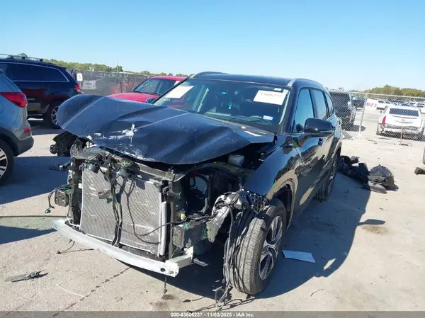5TDKDRAH6RS545068 2024 TOYOTA HIGHLANDER - Image 2
