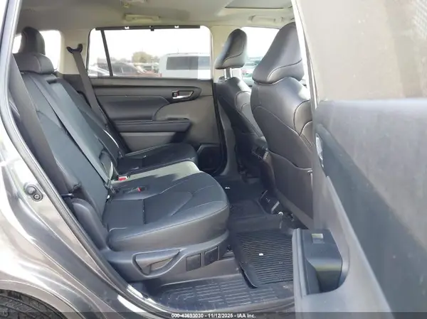 5TDKDRAH6RS545295 2024 TOYOTA HIGHLANDER - Image 8