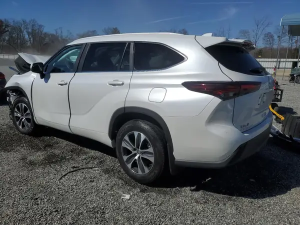 5TDKDRAH6RS547709 2024 TOYOTA HIGHLANDER - Image 2