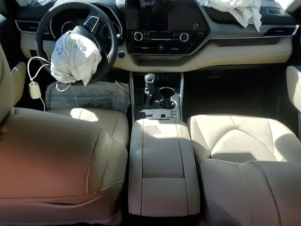 5TDKDRAH6RS547709 2024 TOYOTA HIGHLANDER - Image 8