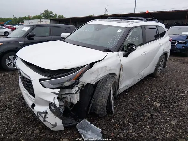 5TDKDRAH7PS000493 2023 TOYOTA HIGHLANDER - Image 2