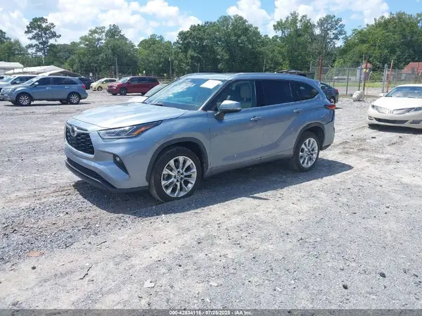 5TDKDRAH7PS002308 2023 TOYOTA HIGHLANDER - Image 2
