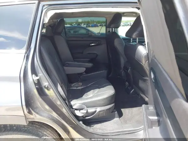5TDKDRAH7PS007332 2023 TOYOTA HIGHLANDER - Image 8