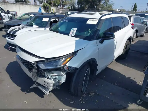 5TDKDRAH7PS009081 2023 TOYOTA HIGHLANDER - Image 2