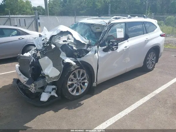 5TDKDRAH7PS009176 2023 TOYOTA HIGHLANDER - Image 2