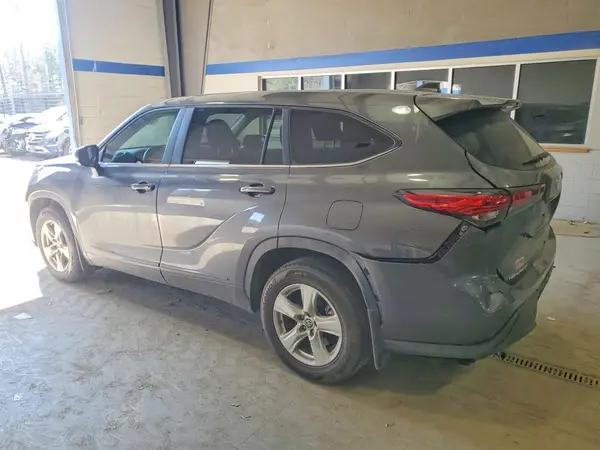 5TDKDRAH7PS015432 2023 TOYOTA HIGHLANDER - Image 2