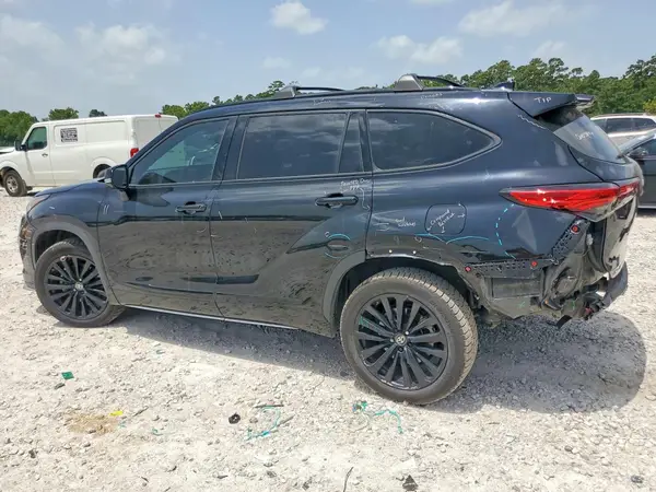 5TDKDRAH7PS020792 2023 TOYOTA HIGHLANDER - Image 2