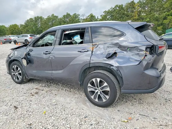 5TDKDRAH7PS023918 2023 TOYOTA HIGHLANDER - Image 2