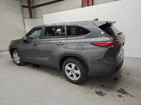 5TDKDRAH7PS026608 2023 TOYOTA HIGHLANDER - Image 2