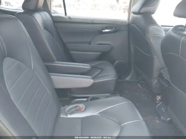 5TDKDRAH7PS028858 2023 TOYOTA HIGHLANDER - Image 8