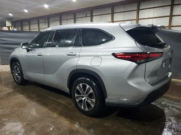 5TDKDRAH7PS029959 2023 TOYOTA HIGHLANDER - Image 2