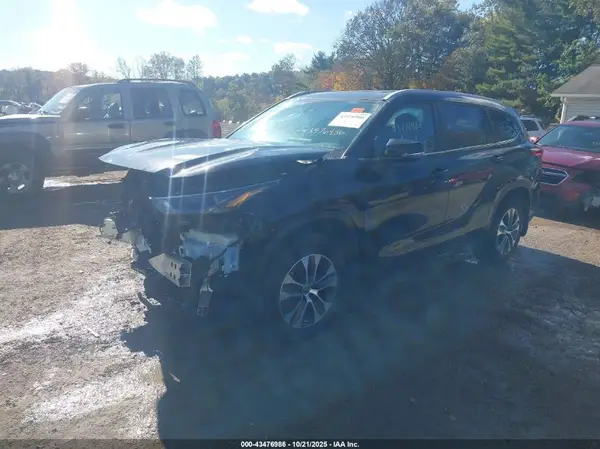 5TDKDRAH7PS035423 2023 TOYOTA HIGHLANDER - Image 2
