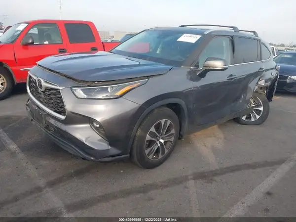 5TDKDRAH7PS040993 2023 TOYOTA HIGHLANDER - Image 2