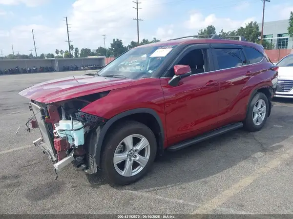 5TDKDRAH7PS500816 2023 TOYOTA HIGHLANDER - Image 2