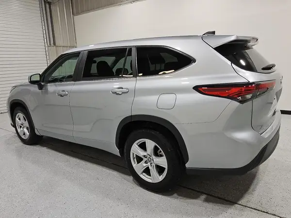 5TDKDRAH7PS502727 2023 TOYOTA HIGHLANDER - Image 2