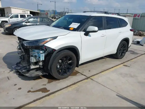5TDKDRAH7PS503571 2023 TOYOTA HIGHLANDER - Image 2