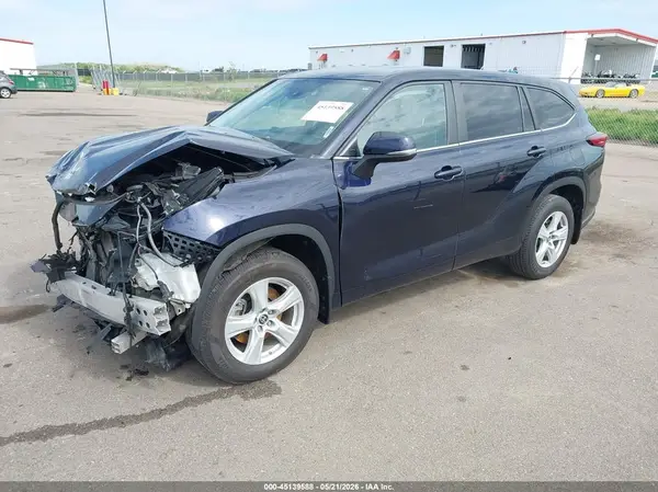 5TDKDRAH7PS504655 2023 TOYOTA HIGHLANDER - Image 2