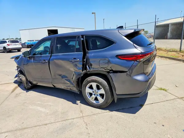 5TDKDRAH7PS510827 2023 TOYOTA HIGHLANDER - Image 2