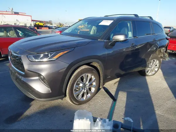 5TDKDRAH7PS511461 2023 TOYOTA HIGHLANDER - Image 2