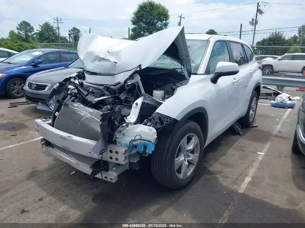 5TDKDRAH7PS517731 2023 TOYOTA HIGHLANDER - Image 2