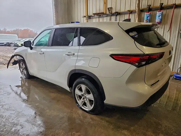 5TDKDRAH7PS518412 2023 TOYOTA HIGHLANDER - Image 2