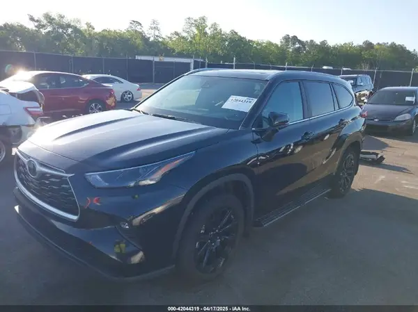 5TDKDRAH7PS525179 2023 TOYOTA HIGHLANDER - Image 2