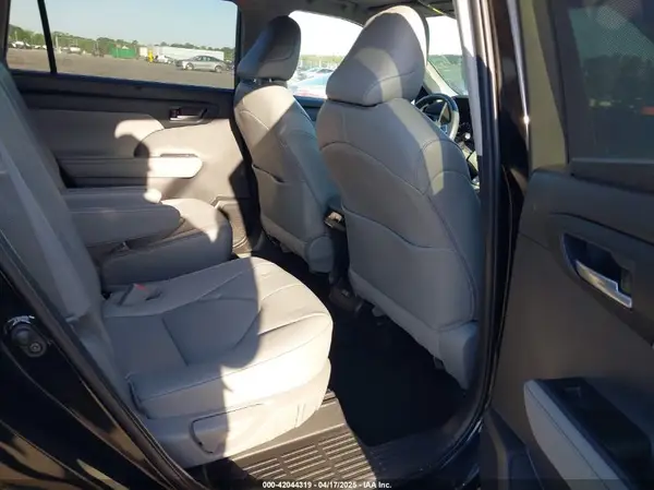 5TDKDRAH7PS525179 2023 TOYOTA HIGHLANDER - Image 8