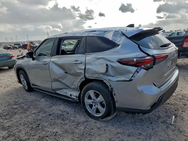 5TDKDRAH7RS051155 2024 TOYOTA HIGHLANDER - Image 2