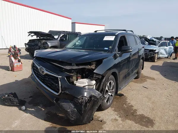 5TDKDRAH7RS052127 2024 TOYOTA HIGHLANDER - Image 2