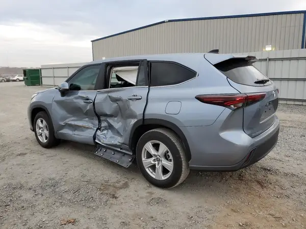 5TDKDRAH7RS528294 2024 TOYOTA HIGHLANDER - Image 2