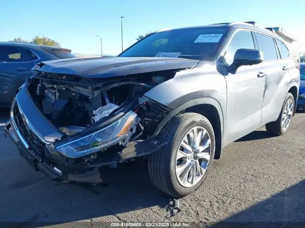 5TDKDRAH7RS534256 2024 TOYOTA HIGHLANDER - Image 2