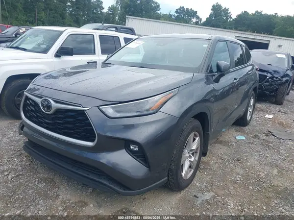 5TDKDRAH7RS539229 2024 TOYOTA HIGHLANDER - Image 2