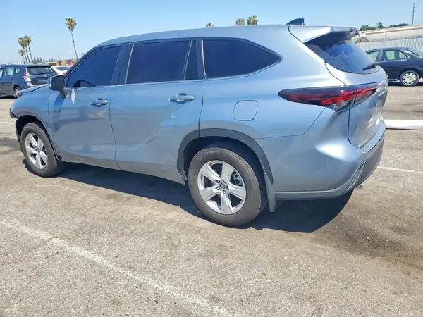 5TDKDRAH7RS540977 2024 TOYOTA HIGHLANDER - Image 2