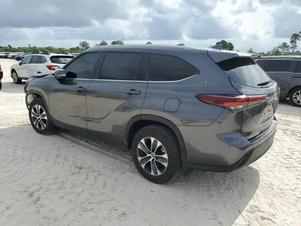 5TDKDRAH7RS543460 2024 TOYOTA HIGHLANDER - Image 2