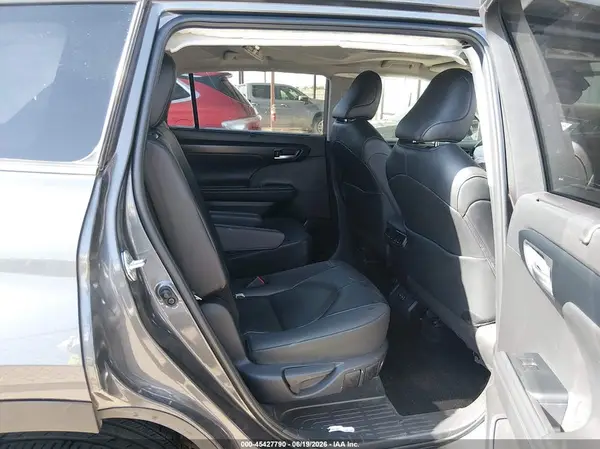 5TDKDRAH7SS550642 2025 TOYOTA HIGHLANDER - Image 8