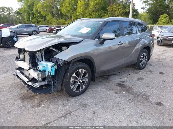 5TDKDRAH7SS554688 2025 TOYOTA HIGHLANDER - Image 2