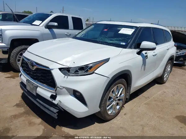 5TDKDRAH8PS004634 2023 TOYOTA HIGHLANDER - Image 2