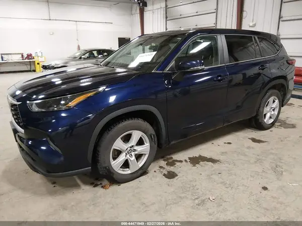 5TDKDRAH8PS005797 2023 TOYOTA HIGHLANDER - Image 2