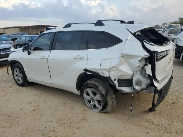 5TDKDRAH8PS010353 2023 TOYOTA HIGHLANDER - Image 2