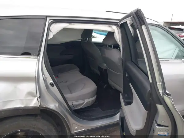 5TDKDRAH8PS011275 2023 TOYOTA HIGHLANDER - Image 8