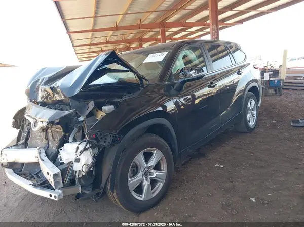 5TDKDRAH8PS013981 2023 TOYOTA HIGHLANDER - Image 2
