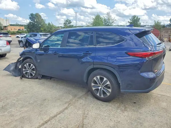 5TDKDRAH8PS014788 2023 TOYOTA HIGHLANDER - Image 2