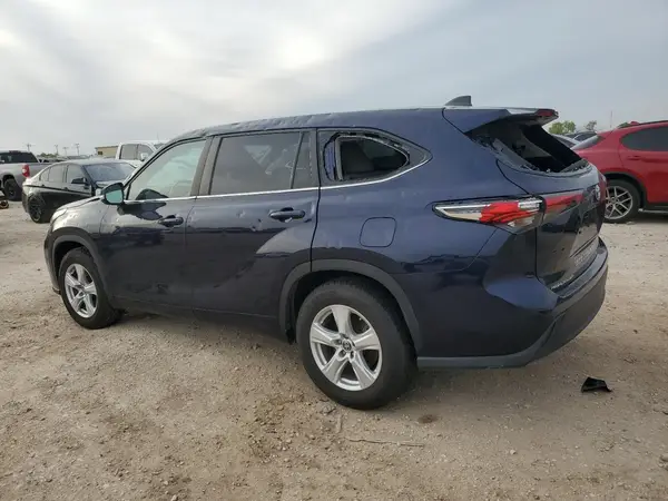 5TDKDRAH8PS015259 2023 TOYOTA HIGHLANDER - Image 2