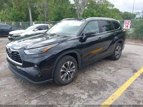 5TDKDRAH8PS020106 2023 TOYOTA HIGHLANDER - Image 2