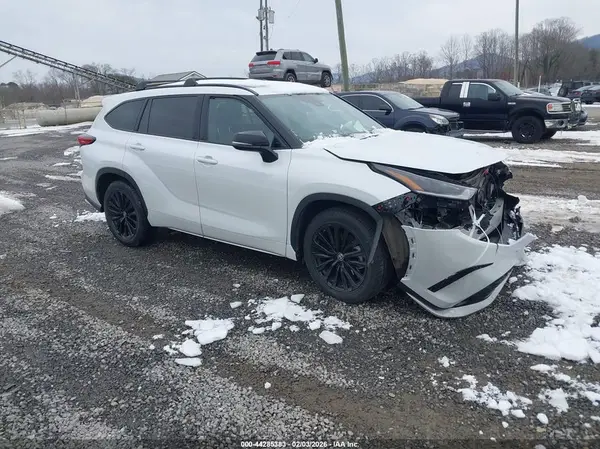 5TDKDRAH8PS022406 2023 TOYOTA HIGHLANDER - Image 1
