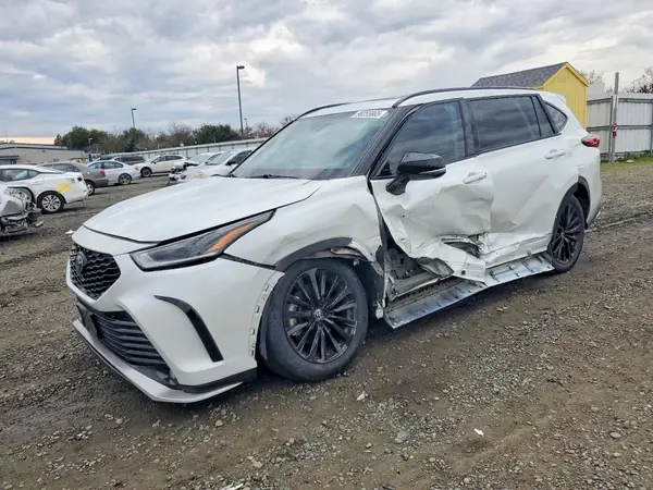 5TDKDRAH8PS024608 2023 TOYOTA HIGHLANDER - Image 1