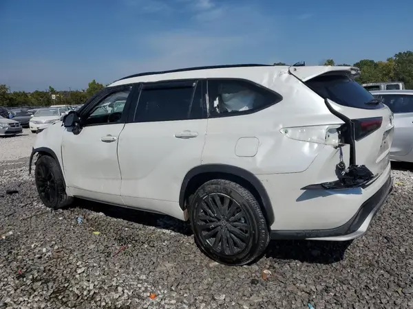5TDKDRAH8PS024656 2023 TOYOTA HIGHLANDER - Image 2