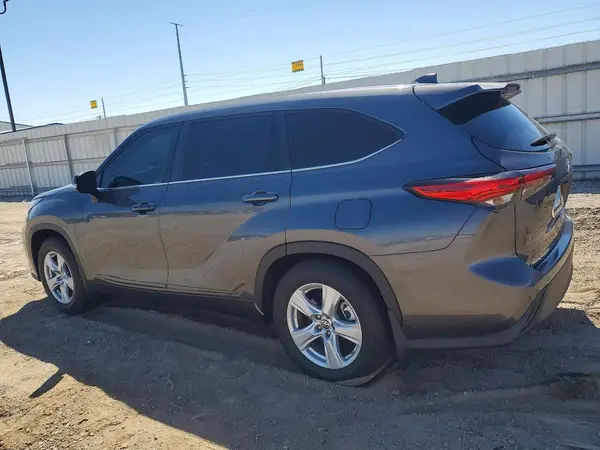 5TDKDRAH8PS028528 2023 TOYOTA HIGHLANDER - Image 2